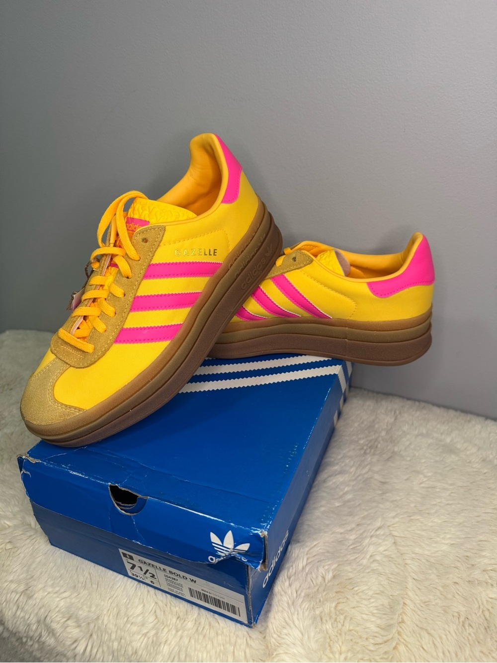 adidas Women’s Sneakers in Yellow with Pink Stripes